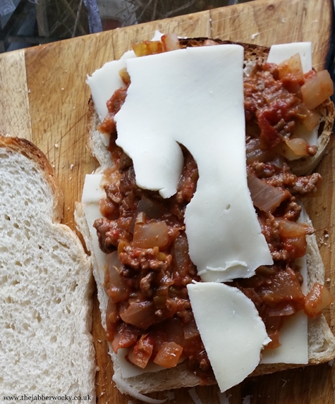 solo bolognese toastie construction