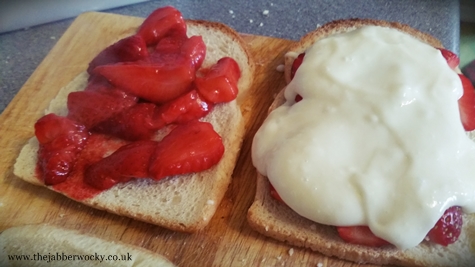 strawberry cheesecake toastie